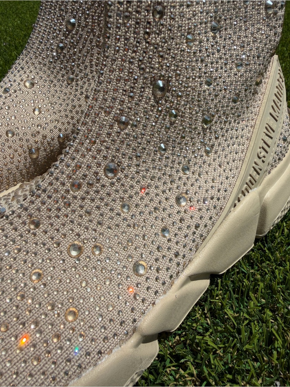Steve Madden's 'Kaia' sock sneakers - Picture 8 of 17